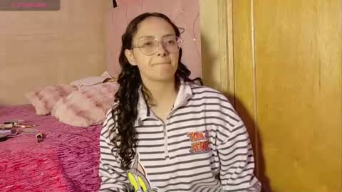 Snapshot of manumeow_ chatting on June 2026 01:08:01 AM Manu online show from June 2026 01:08:01 AM