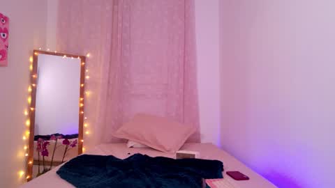     online show from December 2025 07:25:02 AM