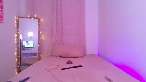     online show from April 2026 07:05:01 AM