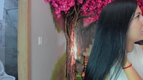 Snapshot of marahanson_ chatting on December 2025 12:00:01 PM Mara Hanson online show from December 2025 12:00:01 PM