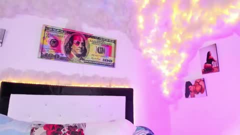 maralinette22 online show from February 2025 01:32:01 PM