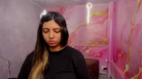 Snapshot of maraluna_ chatting on June 2026 12:24:02 PM Maraluna online show from June 2026 12:24:02 PM