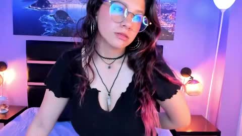 maramartinez_ online show from April 2026 07:52:01 PM