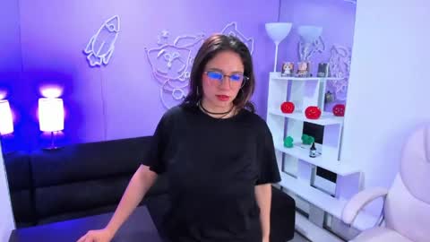 maramartinez_ online show from May 2026 08:06:01 PM