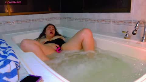 marcela2101s online show from November 2025 11:25:02 PM