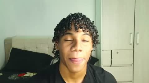 Snapshot of marcelo_dosantos77 chatting on June 2026 04:06:01 PM MARCELO online show from June 2026 04:06:01 PM