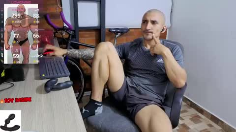 Snapshot of marckmuscle chatting on April 2026 02:37:02 AM Marck Independent model online show from April 2026 02:37:02 AM
