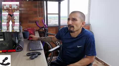 Snapshot of marckmuscle chatting on June 2026 10:43:02 PM Marck Independent model online show from June 2026 10:43:02 PM