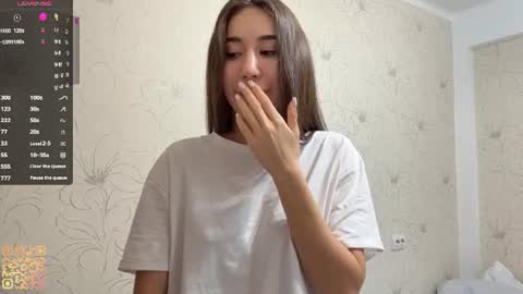 Snapshot of margaretawieczorek chatting on June 2026 04:48:01 AM Emily online show from June 2026 04:48:01 AM