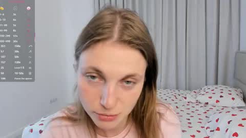 Mia online show from March 2026 07:13:02 PM