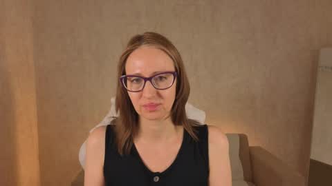 Snapshot of margo_robbbie chatting on April 2026 01:11:01 AM margo_robbbie online show from April 2026 01:11:01 AM