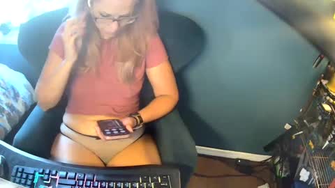 Elle online show from September 2025 12:51:01 PM