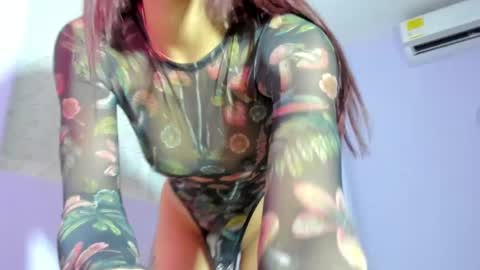 Snapshot of mari_sweeet chatting on December 2024 01:33:01 PM Meli-Mari online show from December 2024 01:33:01 PM