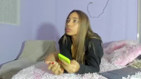 Snapshot of mari_sweeet chatting on January 2025 06:05:01 AM Meli-Mari online show from January 2025 06:05:01 AM