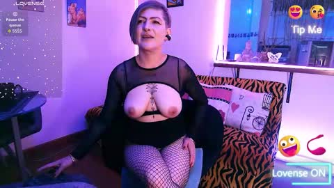 Maria fernanda online show from October 2025 08:37:02 PM