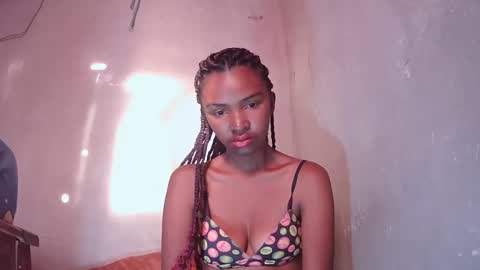 Maria online show from November 2025 02:43:02 AM