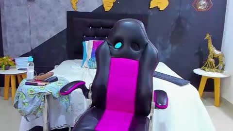  MARIAM online show from October 2025 01:22:01 PM