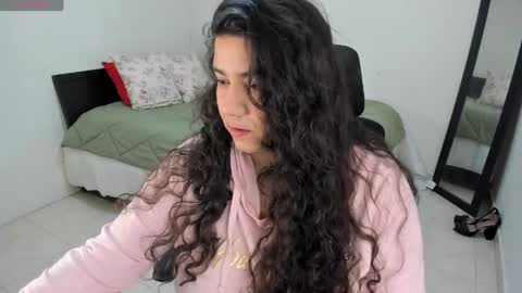 Snapshot of mariamcastillo chatting on April 2026 08:43:02 PM Mariam Castiblanco online show from April 2026 08:43:02 PM