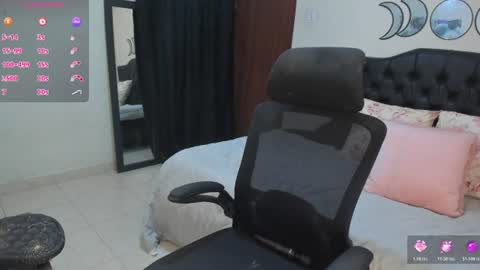   Mariam Castiblanco online show from July 2026 10:58:02 PM