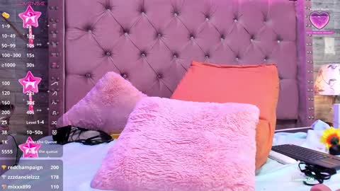 Snapshot of mariamrosse chatting on January 2025 06:56:02 PM Mariam online show from January 2025 06:56:02 PM