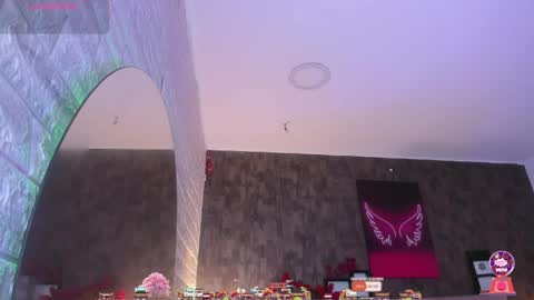 Marian online show from April 2026 07:03:02 PM