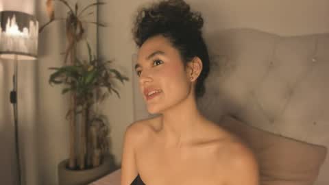 Marian online show from April 2026 09:48:01 PM