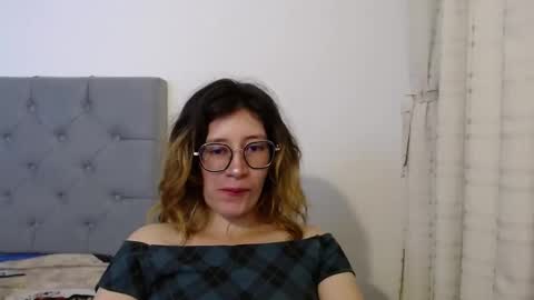 Mariana online show from December 2024 09:08:01 PM