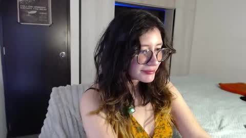 Mariana online show from November 2025 09:25:02 PM