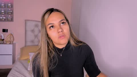 Mariana Roe online show from December 2024 03:41:01 AM