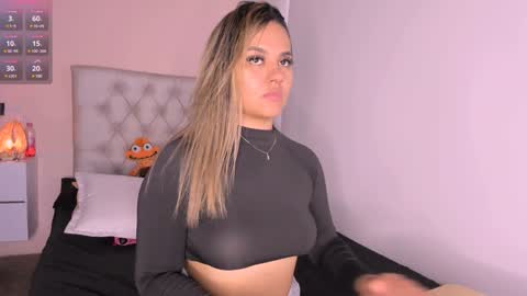 Mariana Roe online show from December 2024 05:48:01 PM