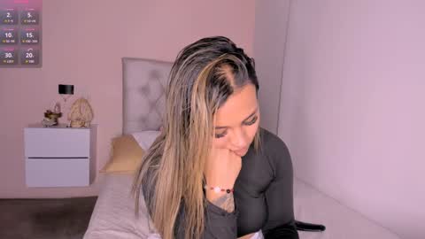 Mariana Roe online show from January 2025 03:40:02 AM