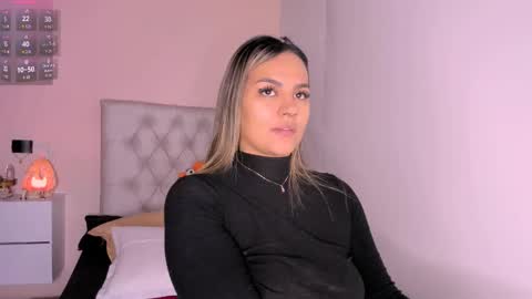 Mariana Roe online show from February 2025 02:55:02 AM