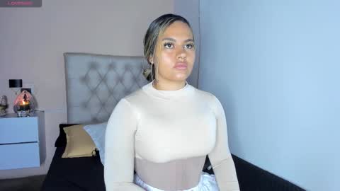 Mariana Roe online show from November 2025 11:26:02 PM