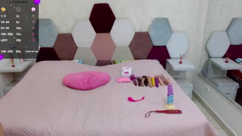 mariana online show from September 2025 05:25:01 PM