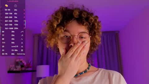 Mariana online show from November 2025 06:01:01 PM