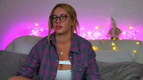 Maria online show from December 2024 07:39:02 PM