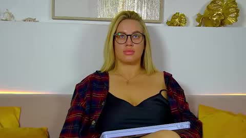 Maria online show from November 2025 06:34:01 AM