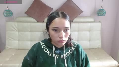 Snapshot of marianne_cam chatting on April 2026 04:21:01 PM marianne_cam online show from April 2026 04:21:01 PM