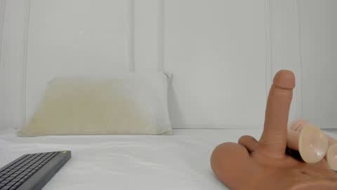 Maria Pettit online show from January 2025 12:11:02 PM