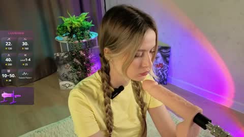 Snapshot of marie_secret chatting on April 2026 05:33:01 PM Mira and Mari online show from April 2026 05:33:01 PM