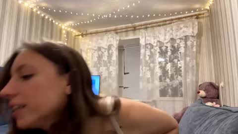 Marie online show from November 2025 02:05:04 PM