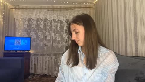 Marie online show from November 2025 05:00:02 PM