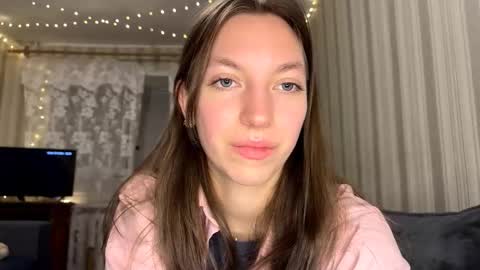 Marie online show from November 2025 04:30:01 PM