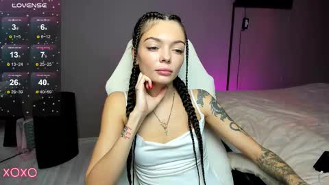 Snapshot of mariella__adams chatting on October 2025 10:52:02 AM Maria online show from October 2025 10:52:02 AM