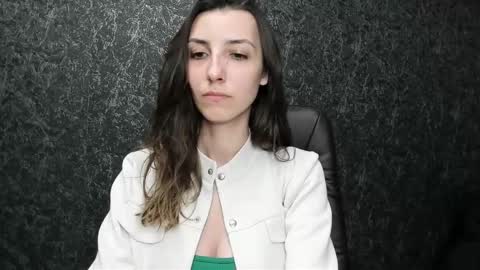 Snapshot of marielleanker chatting on November 2025 02:28:01 AM marielleanker online show from November 2025 02:28:01 AM