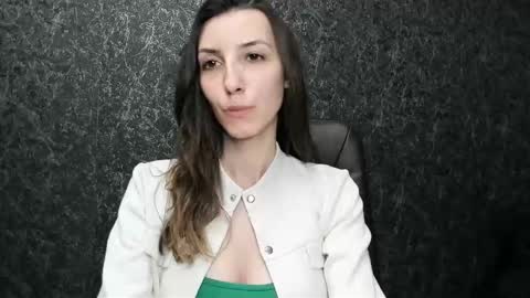 Snapshot of marielleanker chatting on November 2025 12:40:01 PM marielleanker online show from November 2025 12:40:01 PM