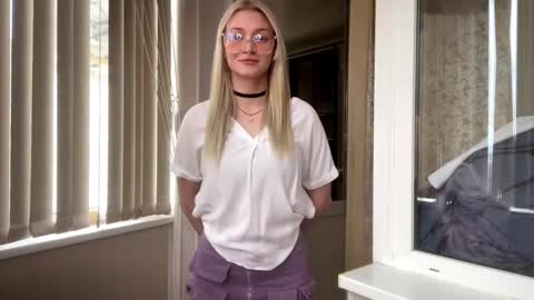 Hey Im Ash  I think together we can hit first 10 thumbs up online show from February 2026 11:09:01 AM