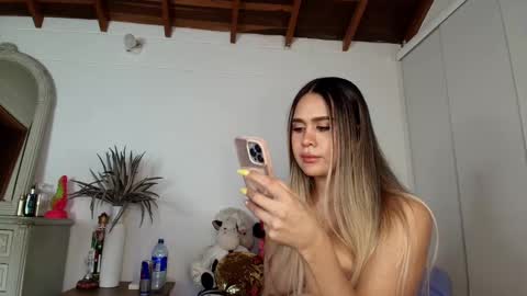 Marihana online show from February 2025 05:18:02 AM