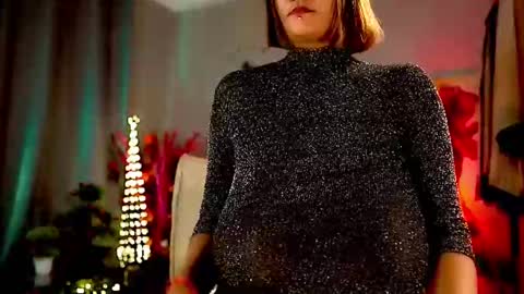 Snapshot of mariicha chatting on February 2025 09:31:01 AM Nikita - Scroll down and read my bio please. New Pictures in Bio online show from February 2025 09:31:01 AM