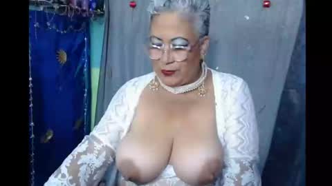 Marilin carolina online show from January 2025 09:29:02 PM